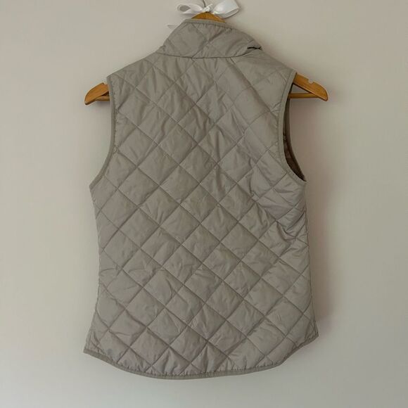 Old Navy Light Gray Puffer Zip Up Sleeveless Vest - Picture 3 of 3